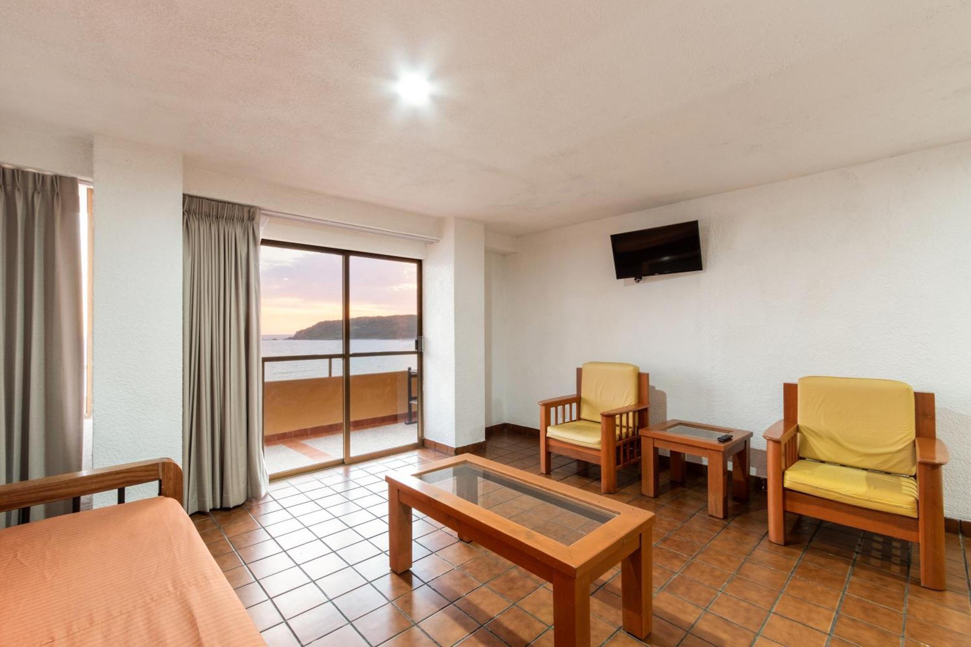 Costa De Oro Beach Hotel Mazatlán Pokoj fotografie